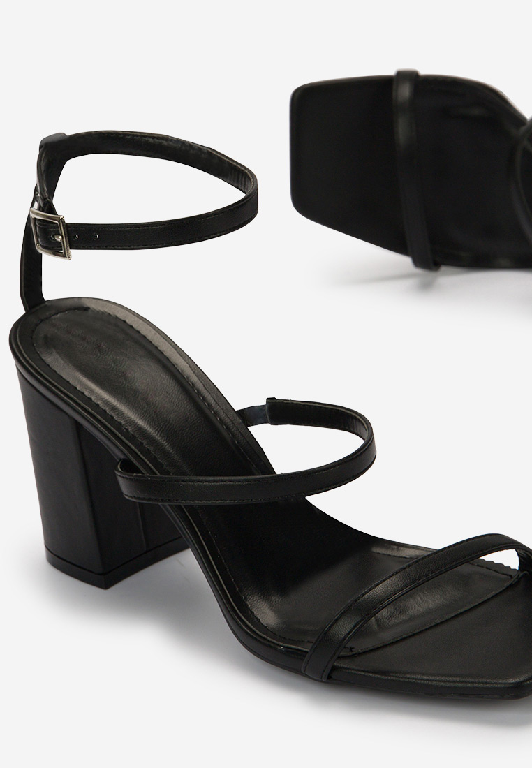 Ženski sandali Laresa črna