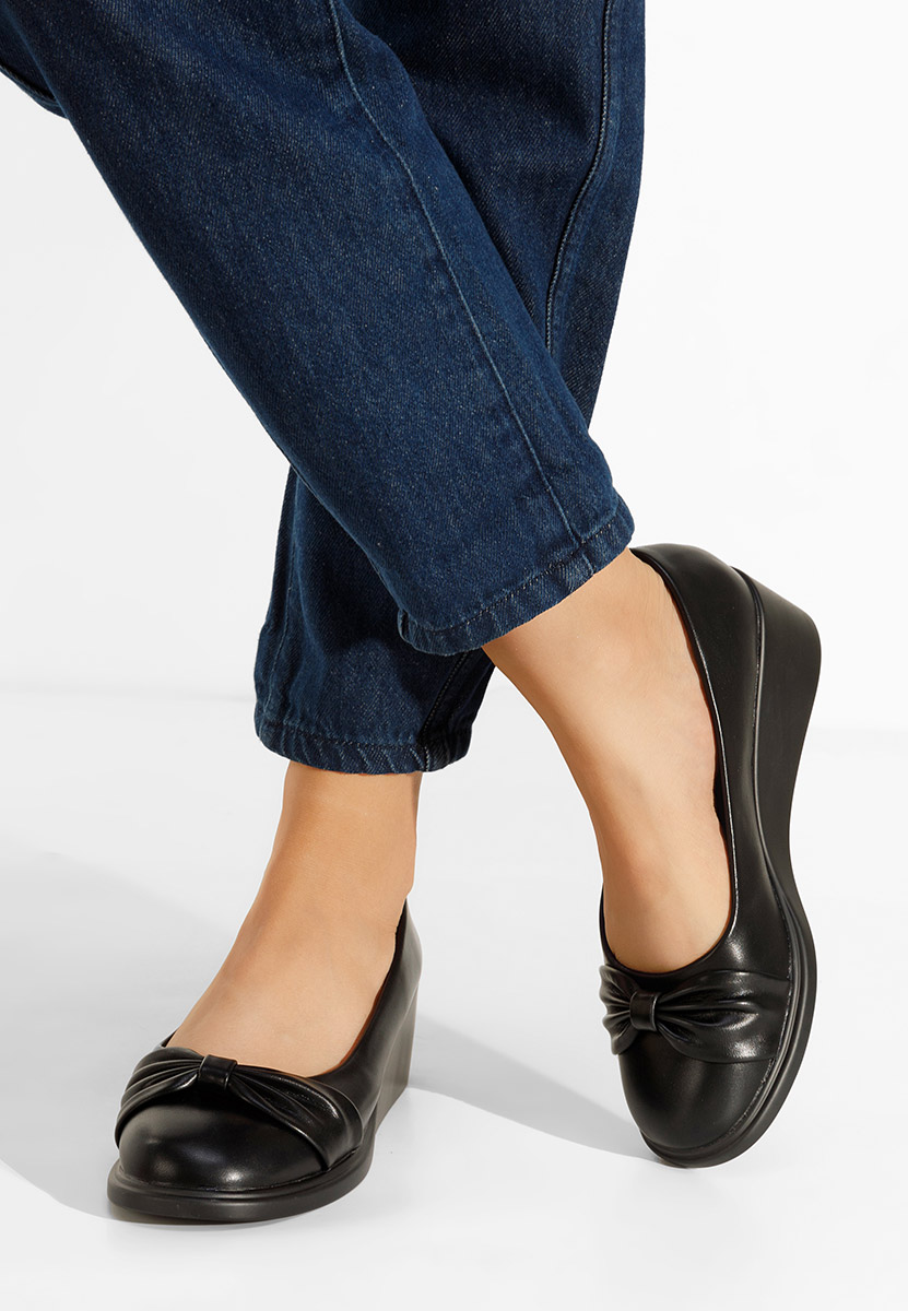 Čevlji s platformo Fines črna