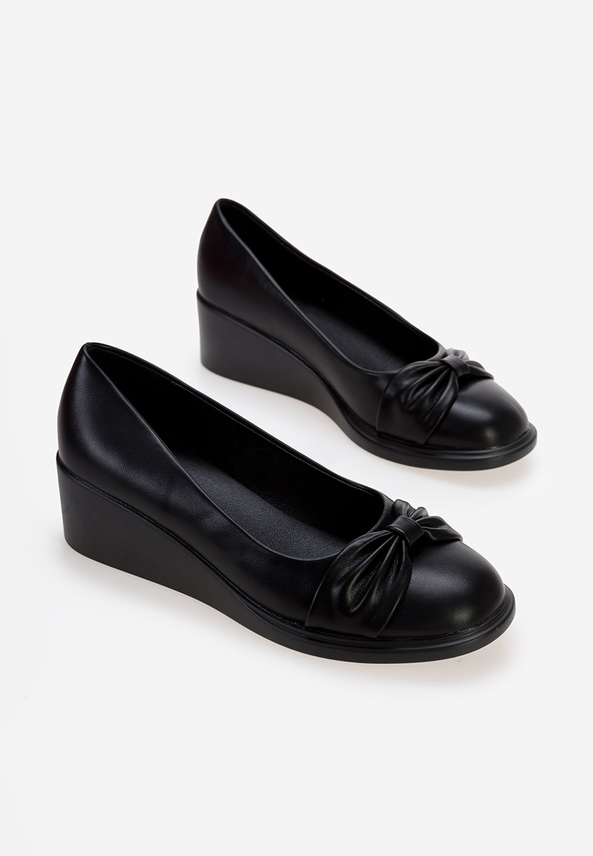 Čevlji s platformo Fines črna