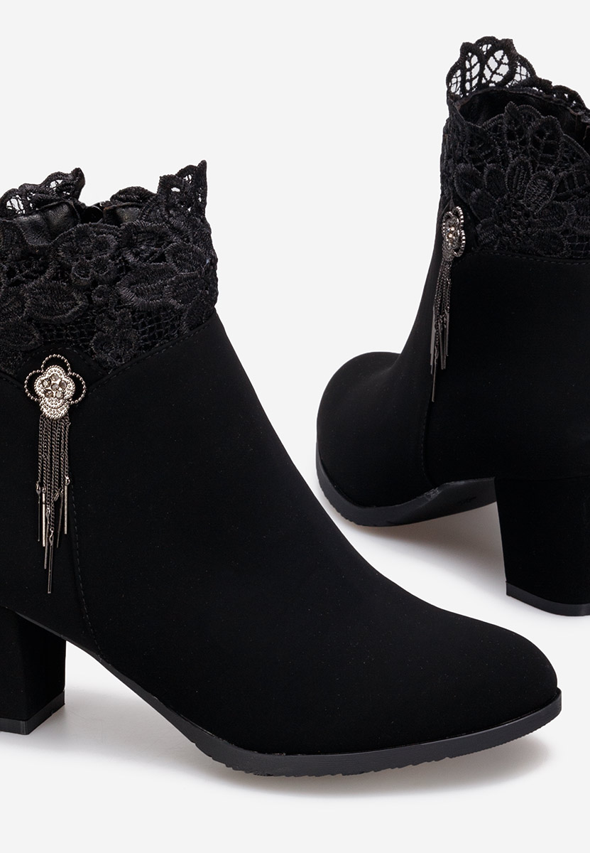 Gležnjarji s peto črna Natira