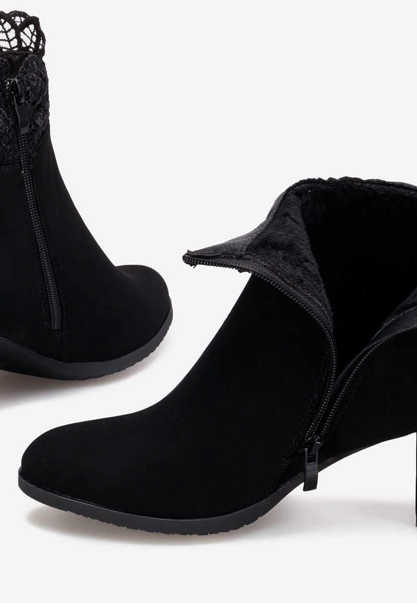 Gležnjarji s peto črna Natira