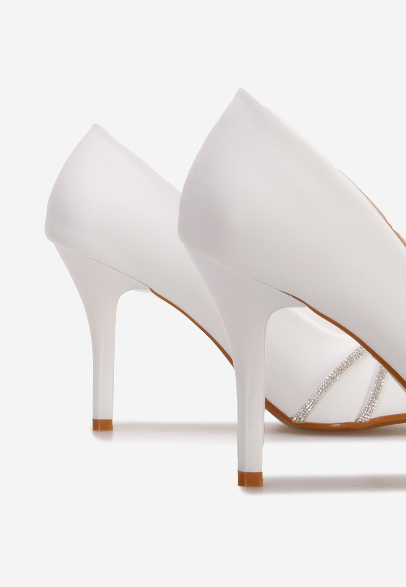 Salonarji špičaki Korinna Bela