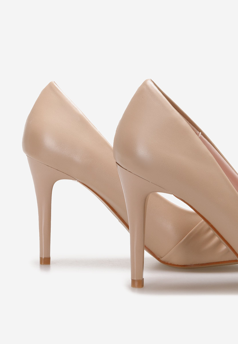 Salonarji špičaki Alisavea Kaki