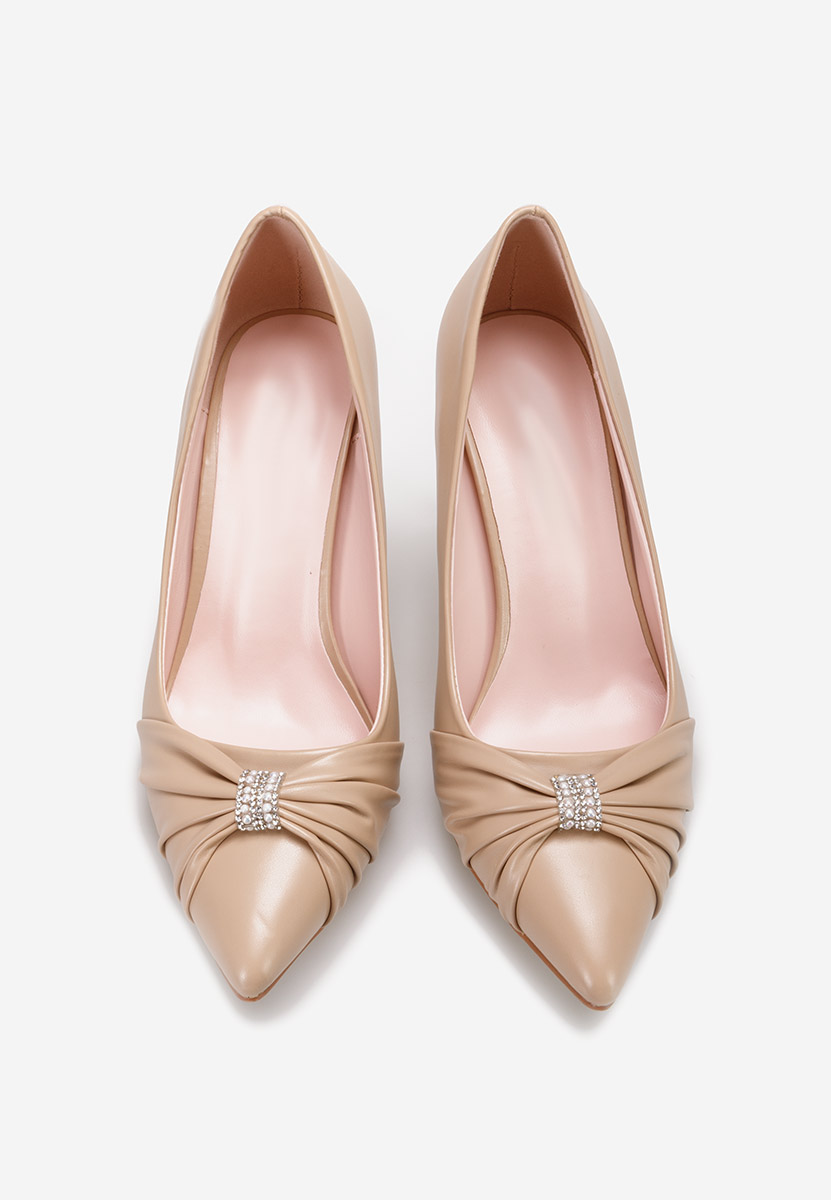 Salonarji špičaki Alisavea Kaki