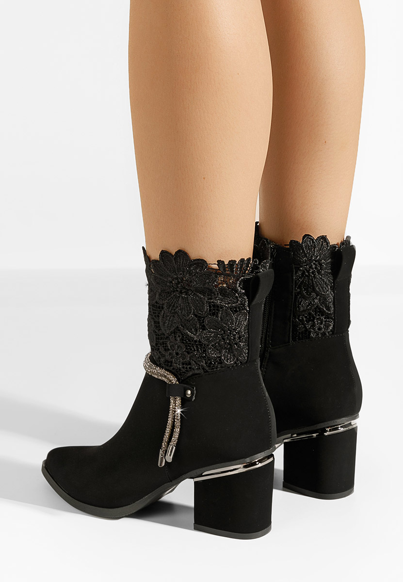 Gležnjarji s peto Selina črna