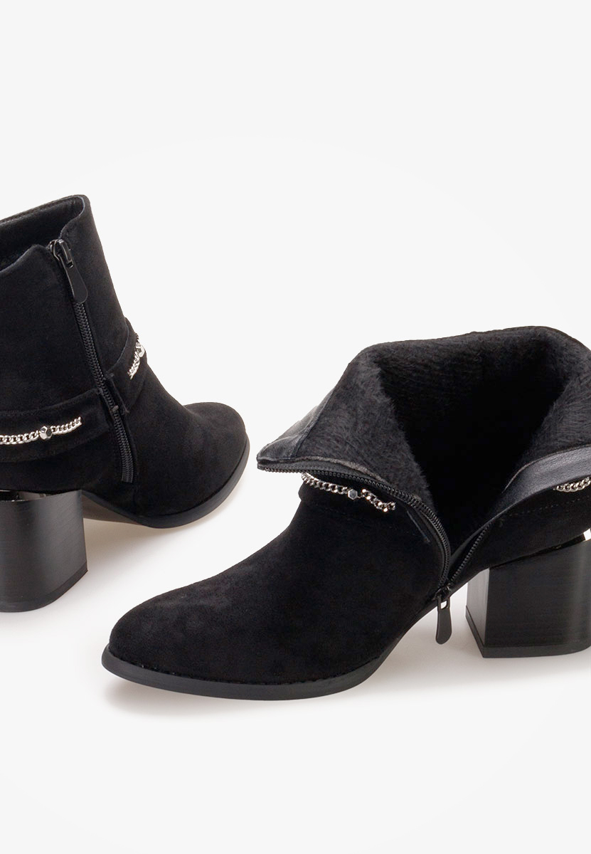 Gležnjarji s peto Katilea črna