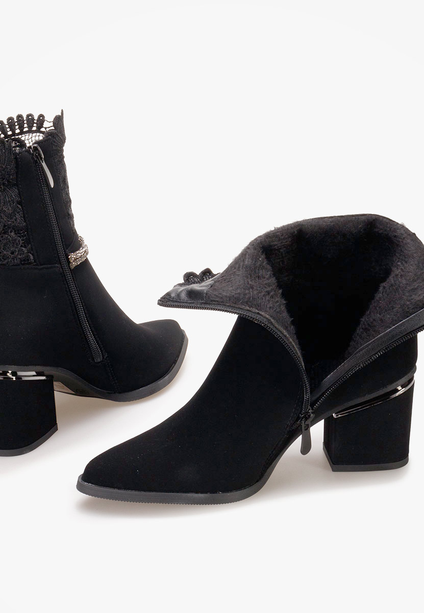 Gležnjarji s peto Selina črna