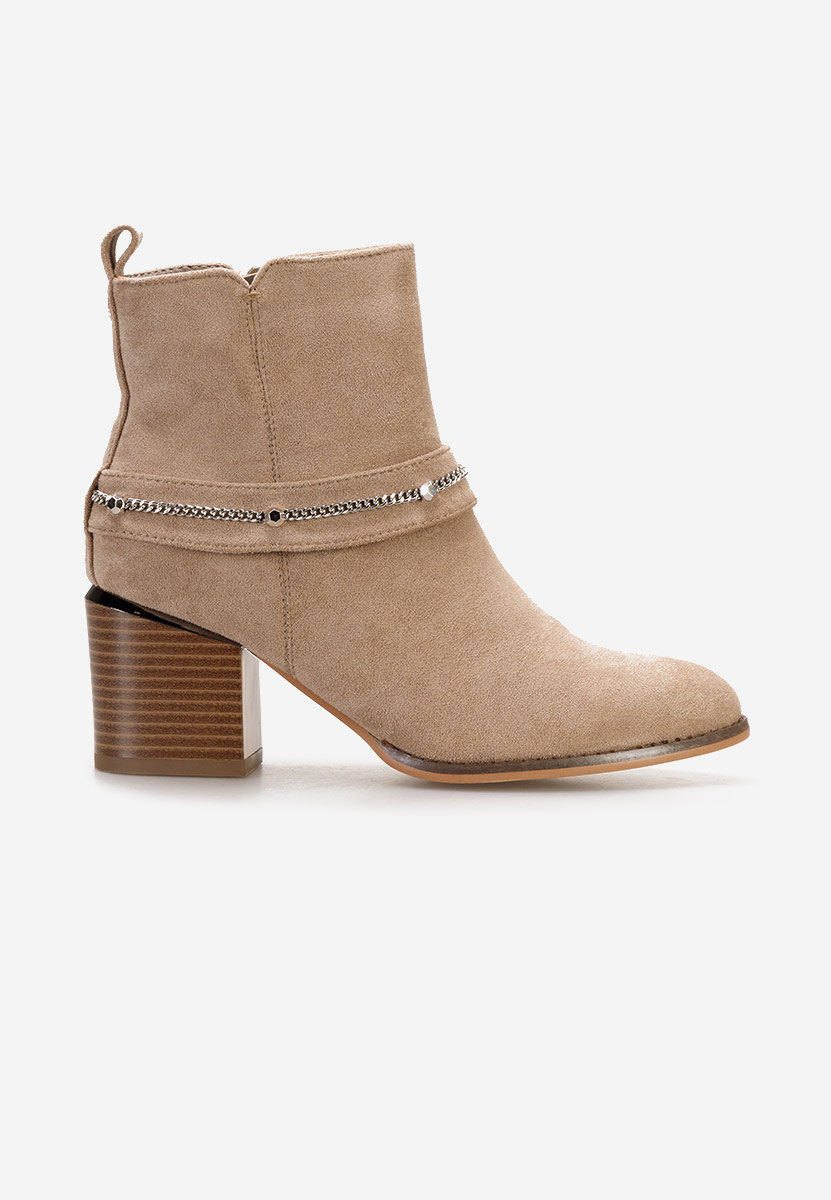 Gležnjarji s peto Katilea Kaki