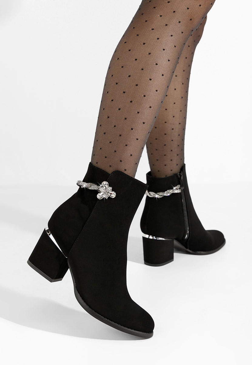 Gležnjarji s peto Cadenza črna