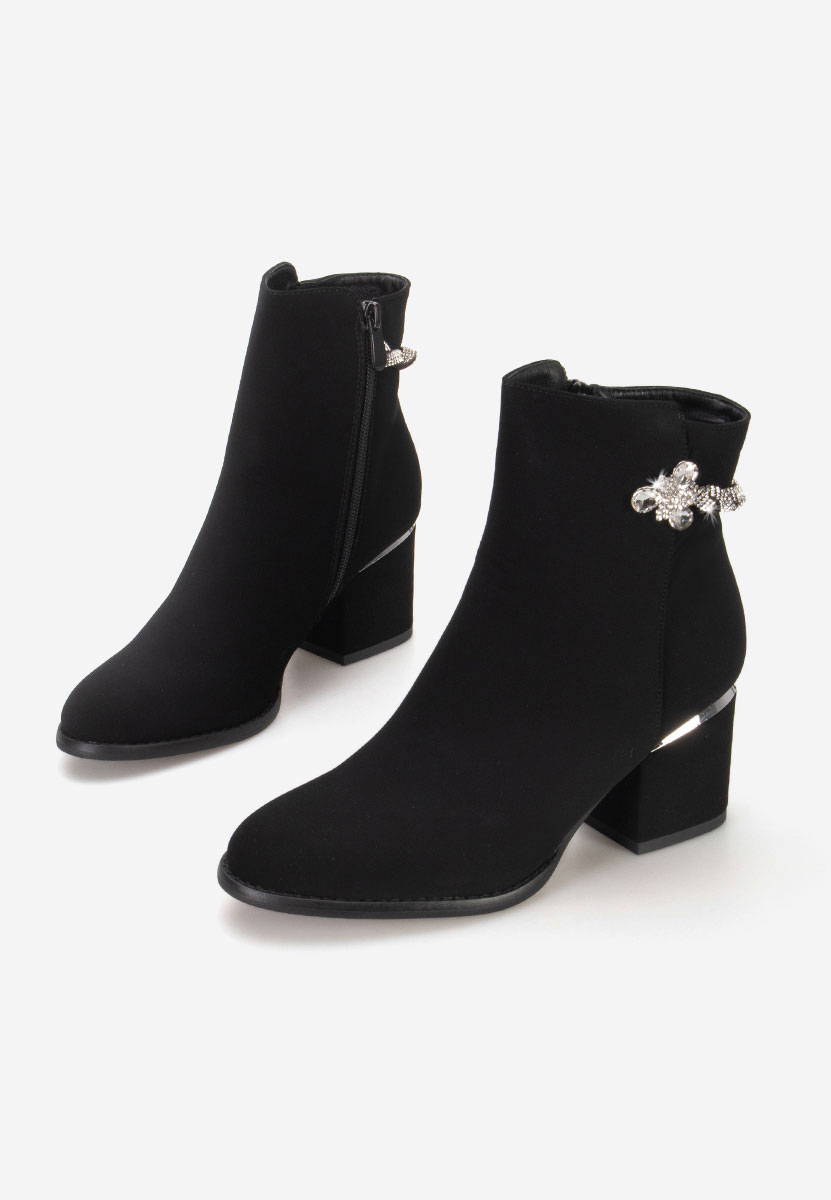 Gležnjarji s peto Cadenza črna