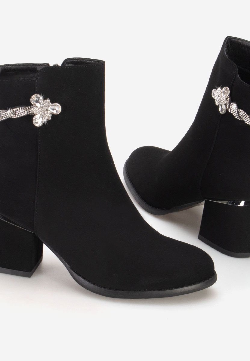 Gležnjarji s peto Cadenza črna