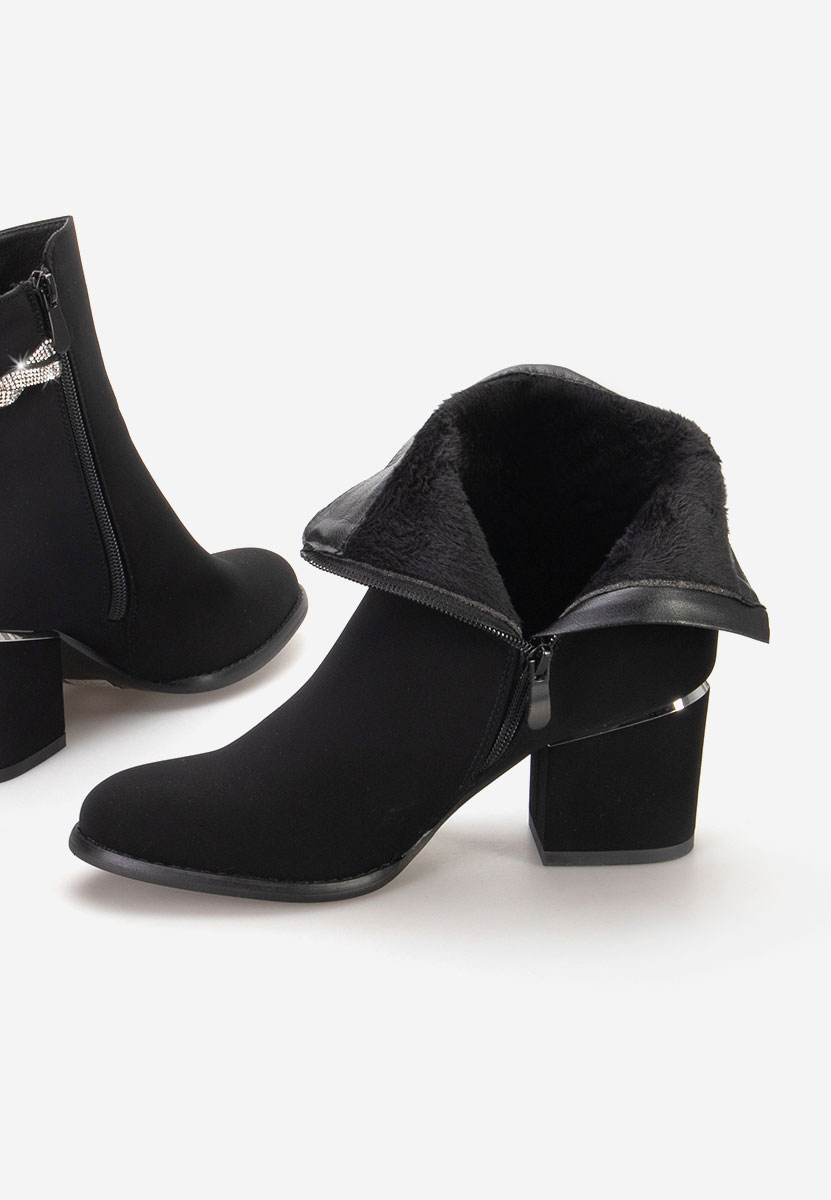 Gležnjarji s peto Cadenza črna