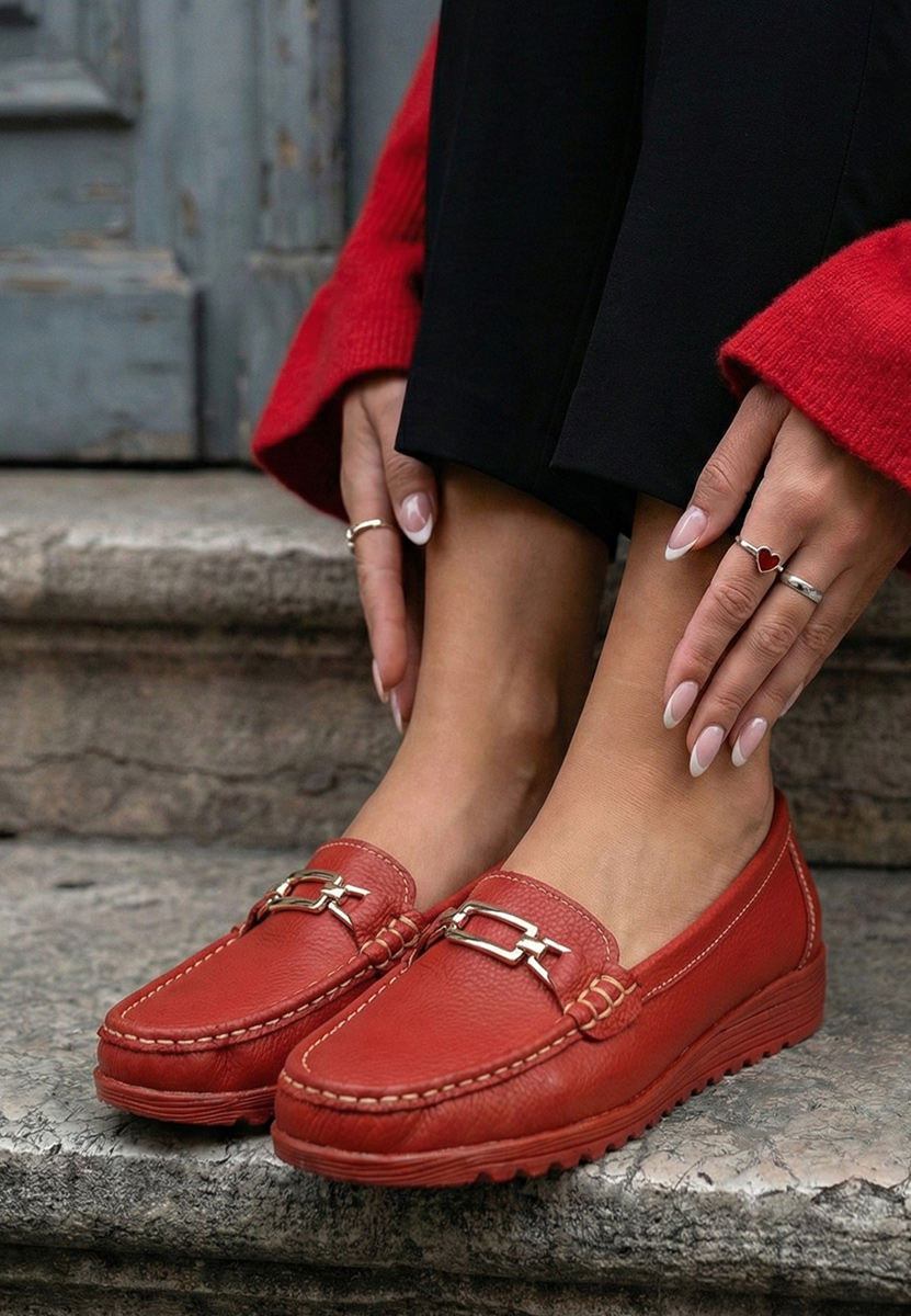 Usnjeni mokasini Fahima Rdeča